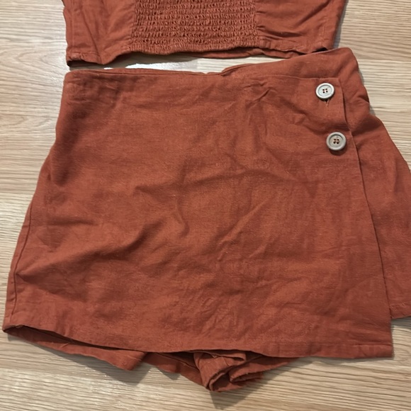 Garage Rust Crop And Skort 2 Piece Set - Picture 4 of 7